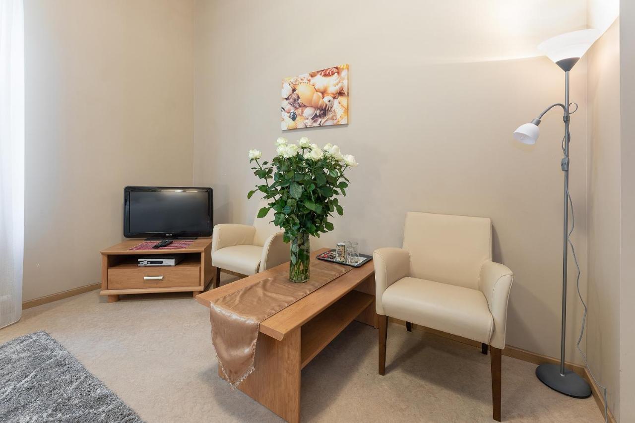 Room In Bb - Valensija - Suite For Two In Nice Hotel Jurmala Exterior photo